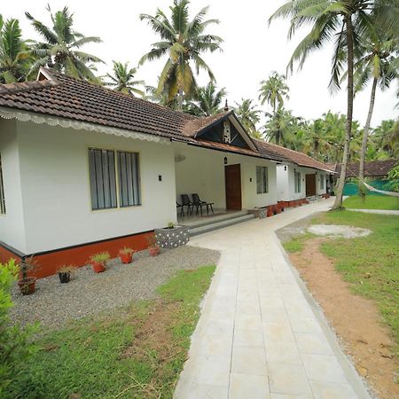 Апартаменты Prakruthi Residency Munroeisland Mundrothuruth Экстерьер фото