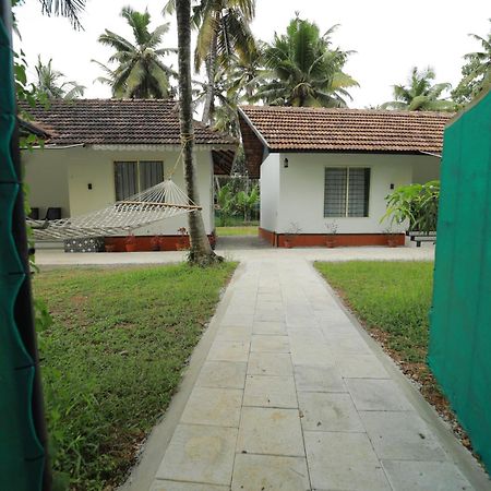 Апартаменты Prakruthi Residency Munroeisland Mundrothuruth Экстерьер фото