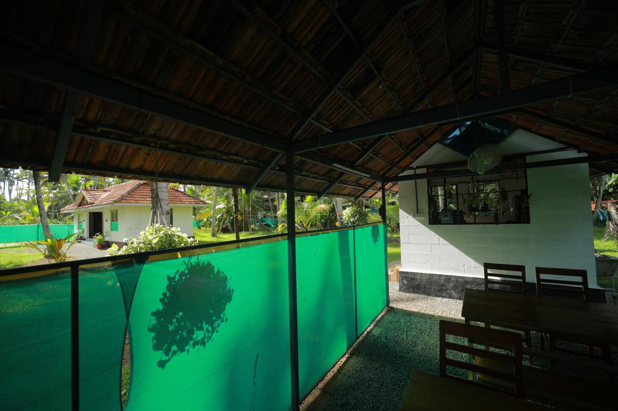 Апартаменты Prakruthi Residency Munroeisland Mundrothuruth Экстерьер фото