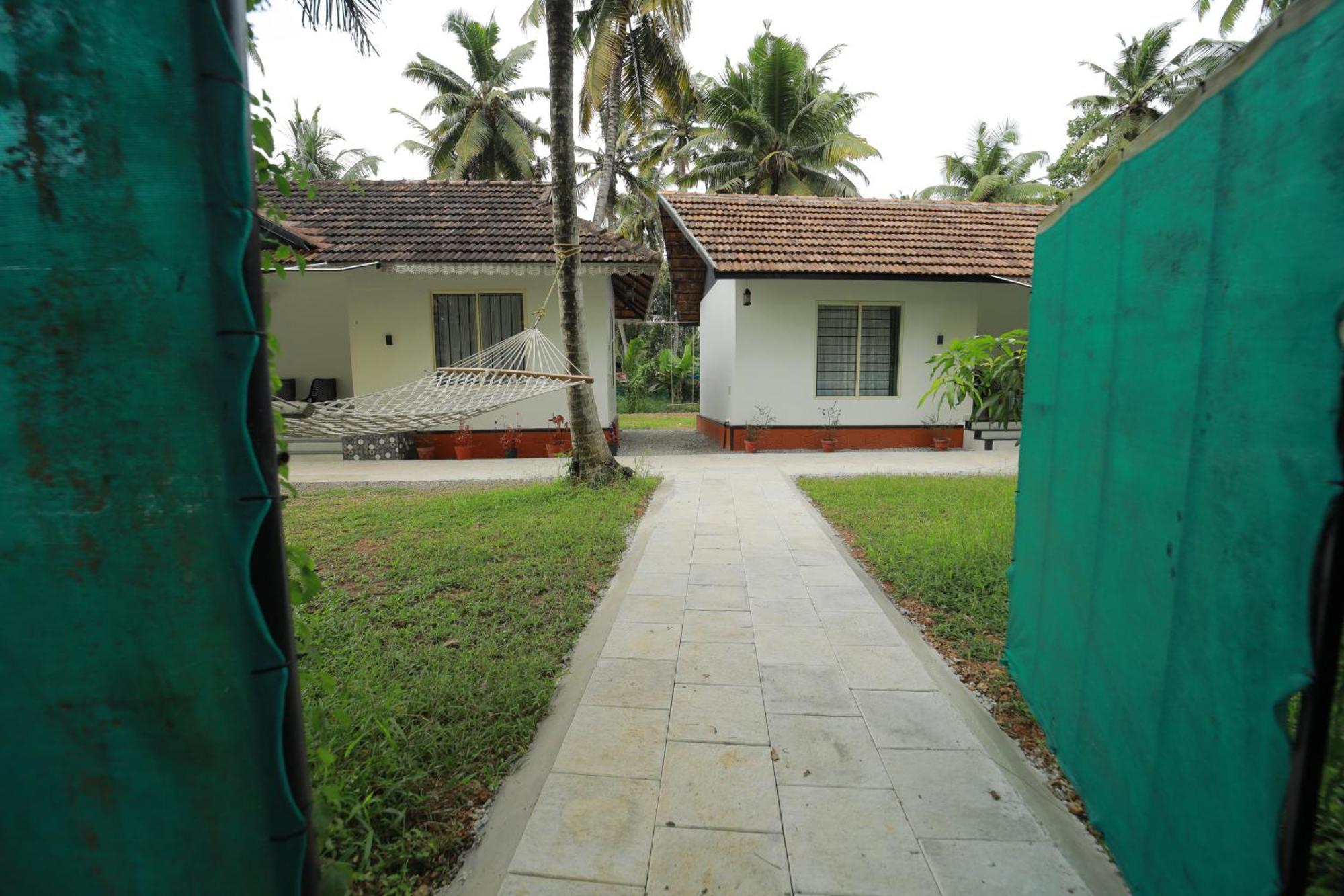 Апартаменты Prakruthi Residency Munroeisland Mundrothuruth Экстерьер фото