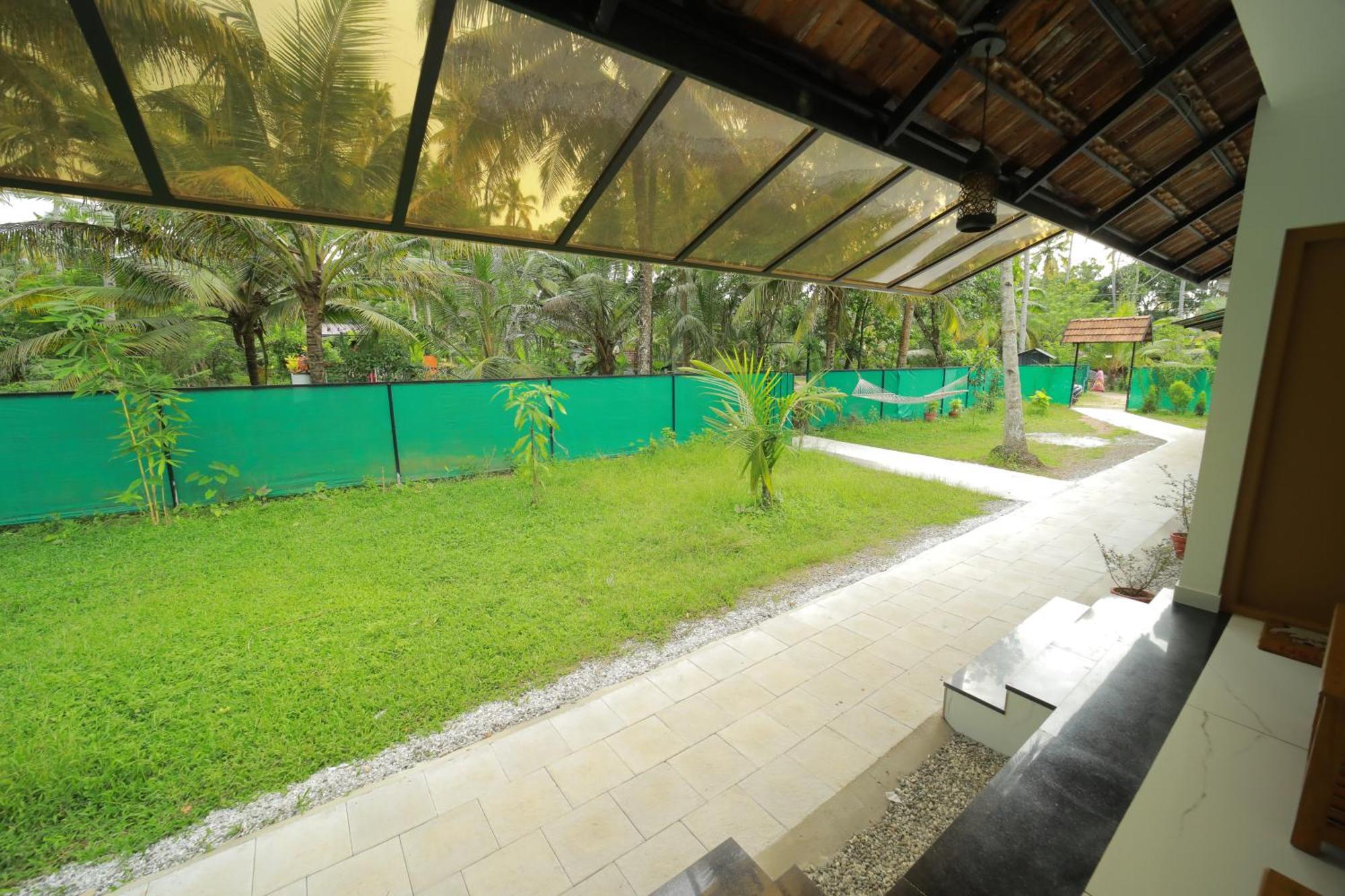 Апартаменты Prakruthi Residency Munroeisland Mundrothuruth Экстерьер фото