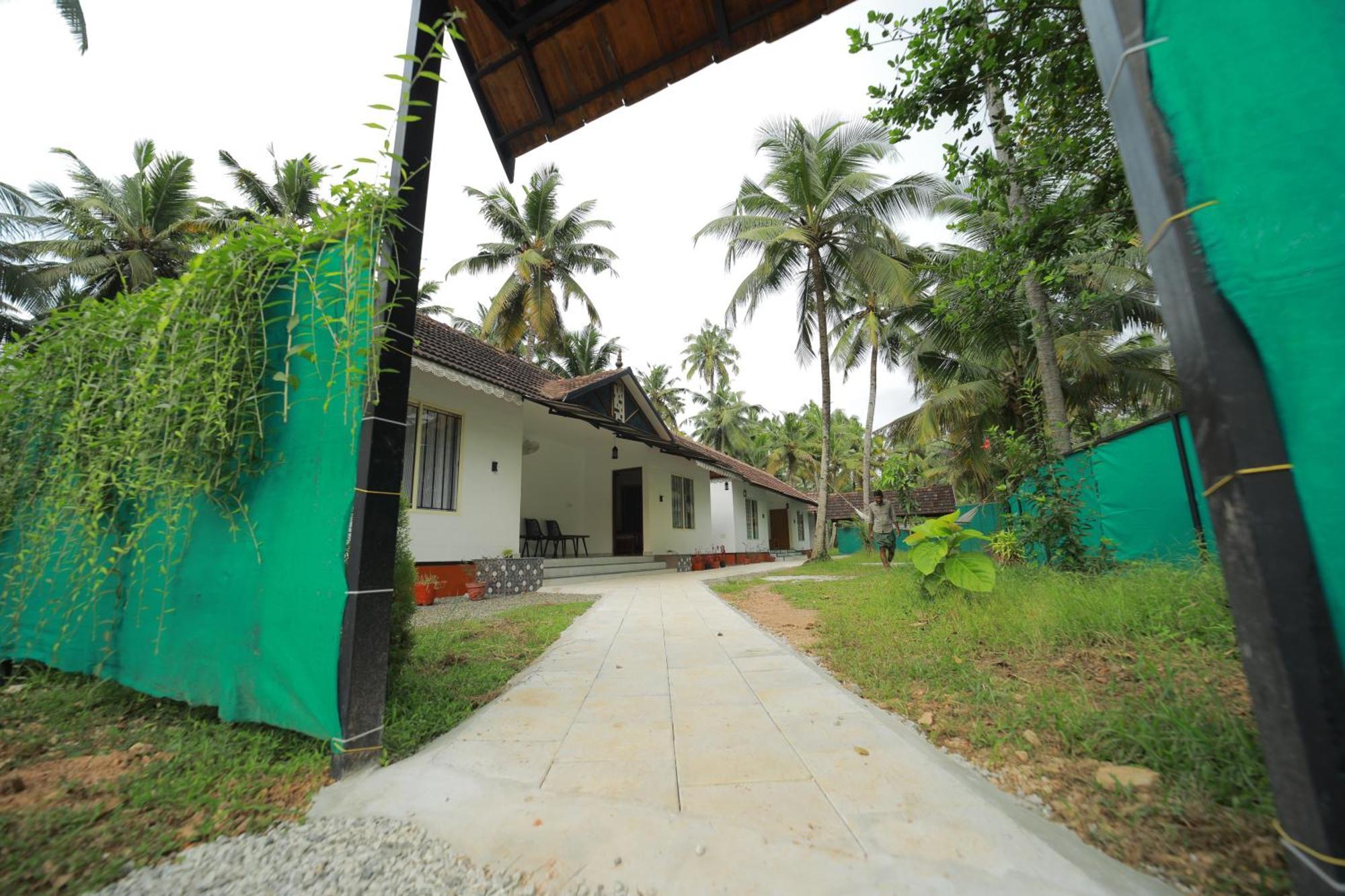 Апартаменты Prakruthi Residency Munroeisland Mundrothuruth Экстерьер фото